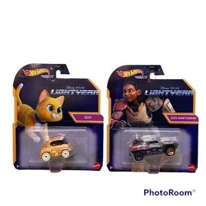 NWT Hot Wheels Character Cars Disney Pixar LightYear Sox & Izzy Hawthorne Cars